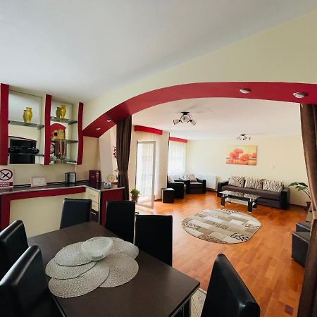 Apartament Extralarge Буштені Екстер'єр фото