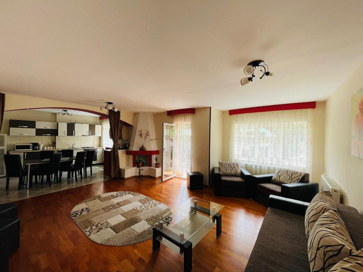 Apartament Extralarge Буштені Екстер'єр фото